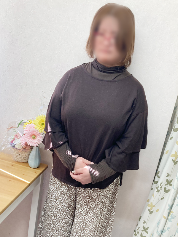 平塚人妻デリヘル【熟女の風俗最終章 平塚店】恵方　きゃす