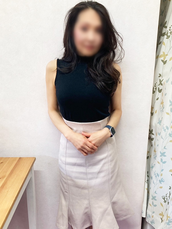 平塚人妻デリヘル【熟女の風俗最終章 平塚店】魔美　すずな
