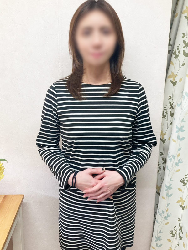 平塚人妻デリヘル【熟女の風俗最終章 平塚店】枝分　いずみ